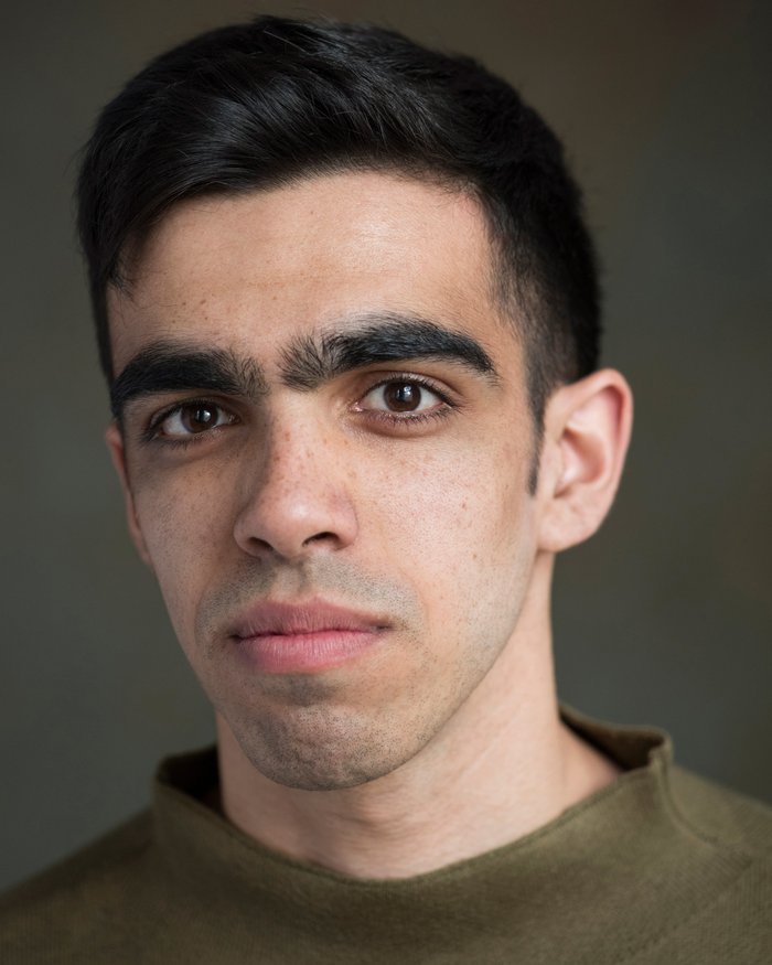 2020_omar_bynon-BA-in-Acting_700x875_cwkxn4e7llKv