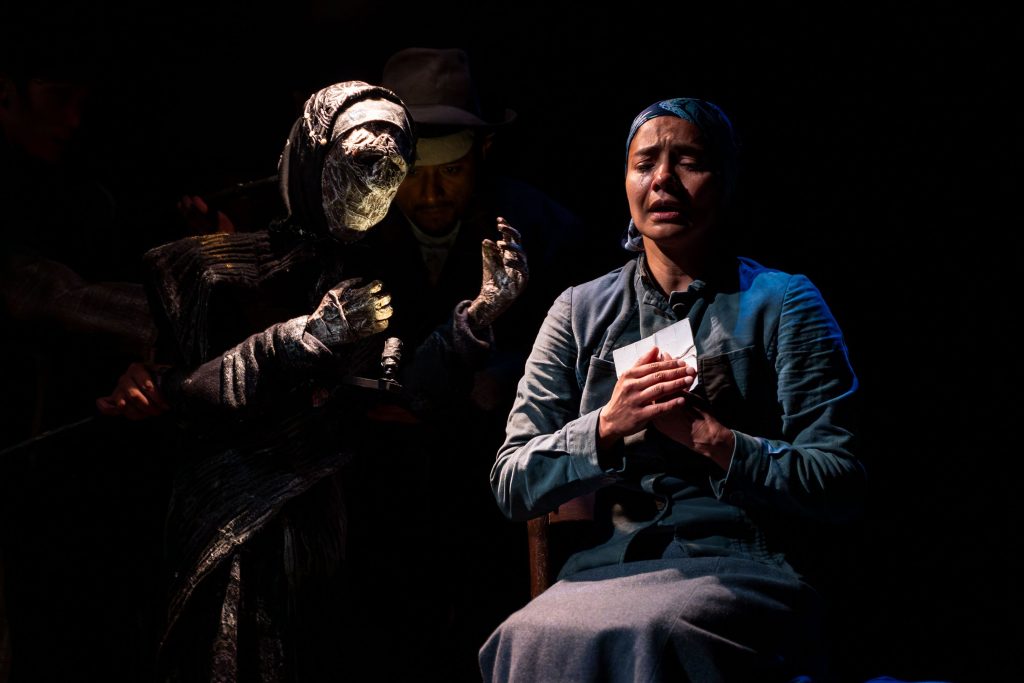 Production image of KIn by Gecko Theatre