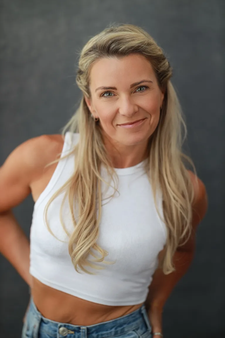Jenna Lee James,